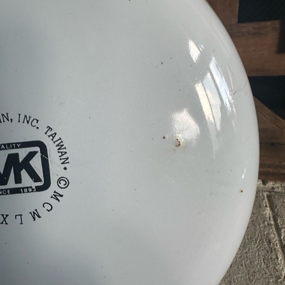 Vintage Enamel Nesting Mixing Bowls M. Kamenstein set of two (50) - Picture 8 of 9